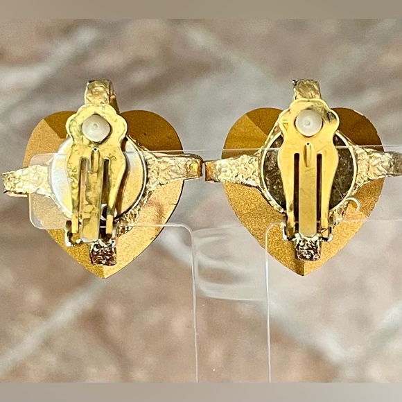 Vintage Crystal Heart GoldTone Hammered Metal ClipOn Earrings Possible J.Janson - Picture 3 of 9